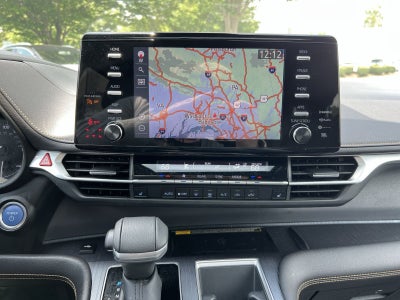 2022 Toyota Sienna Woodland Edition