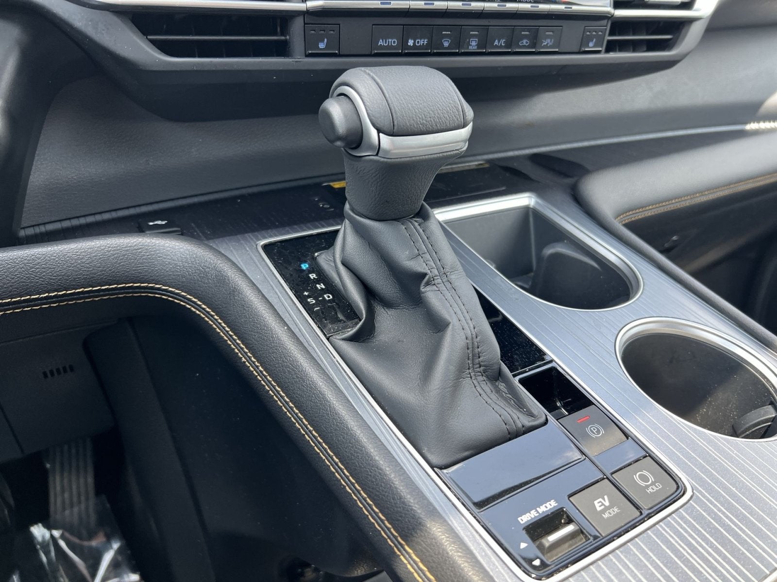 2022 Toyota Sienna Woodland Edition