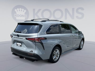 2022 Toyota Sienna Woodland Edition