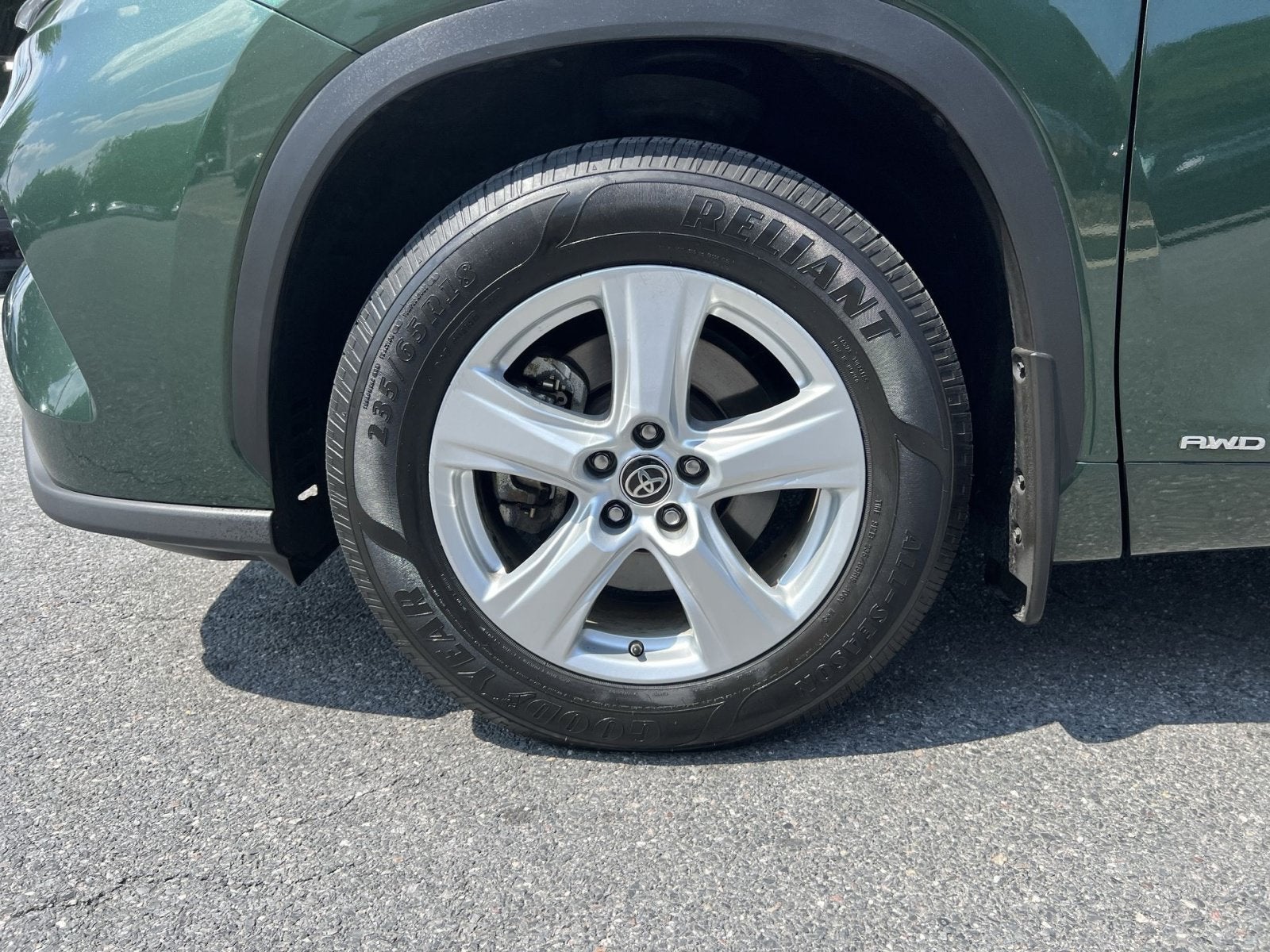 2023 Toyota Highlander Hybrid LE