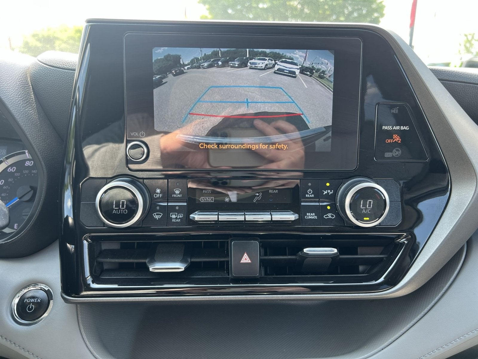 2023 Toyota Highlander Hybrid LE