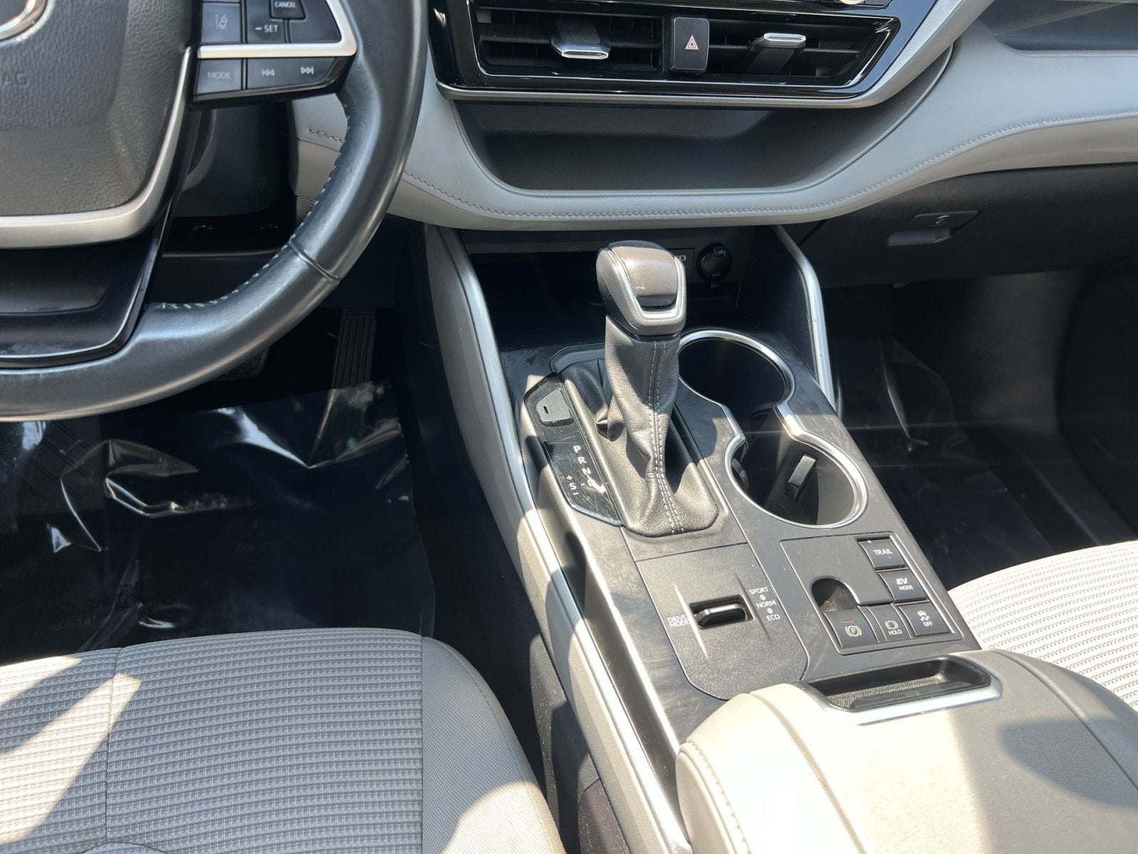 2023 Toyota Highlander Hybrid LE