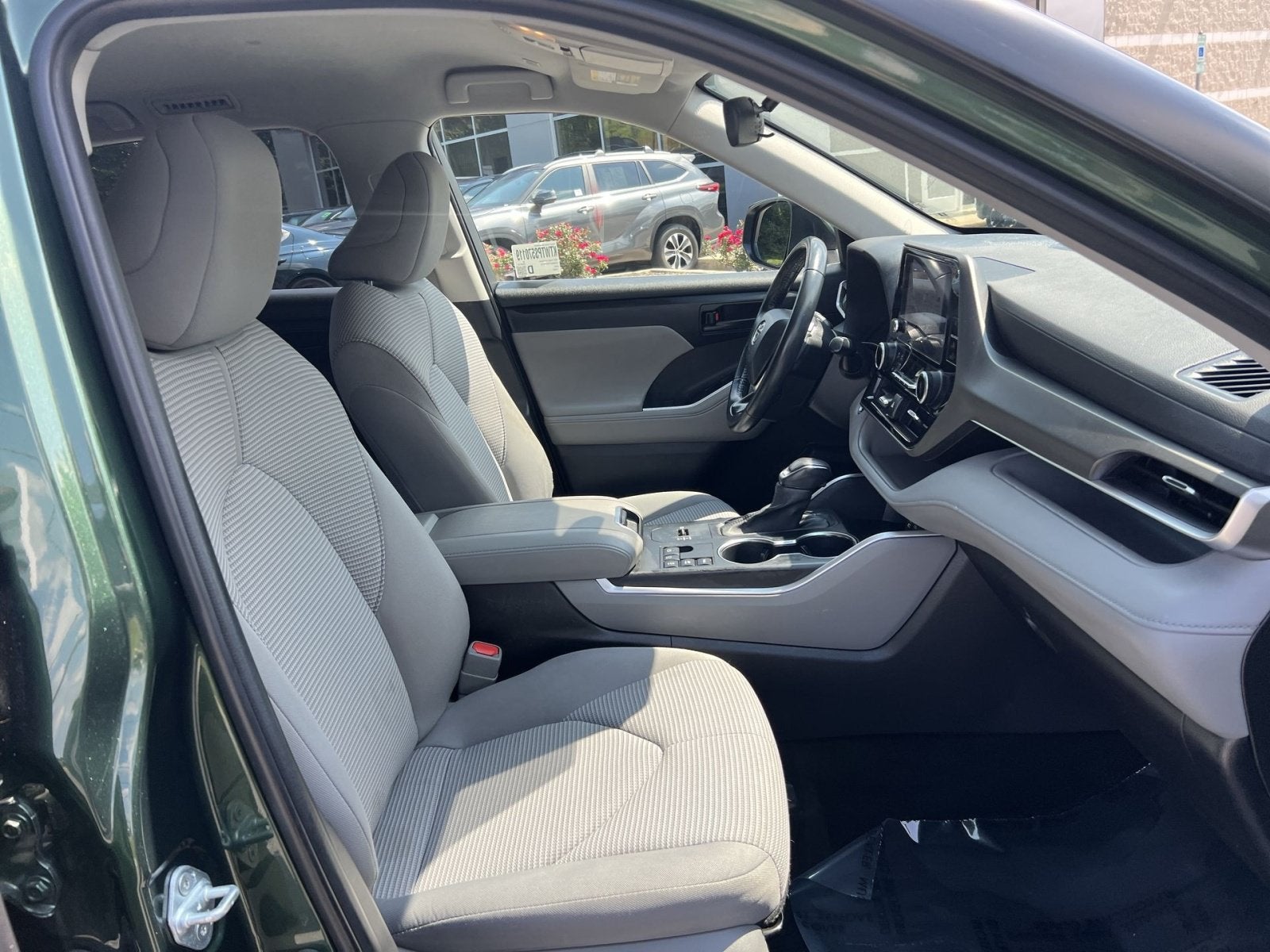 2023 Toyota Highlander Hybrid LE