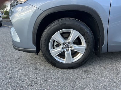 2022 Toyota Highlander LE