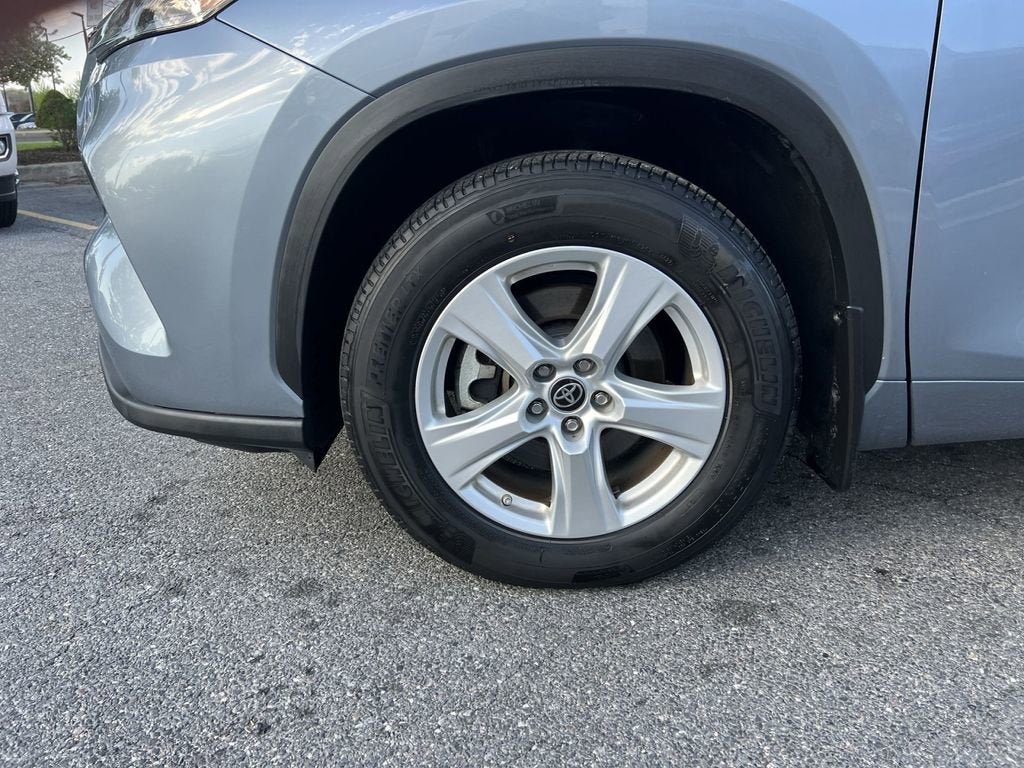 2022 Toyota Highlander LE