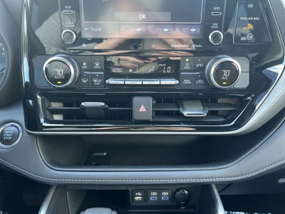 2022 Toyota Highlander LE