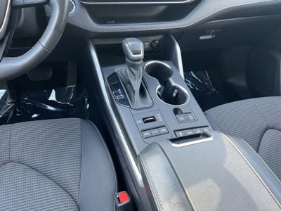 2022 Toyota Highlander LE