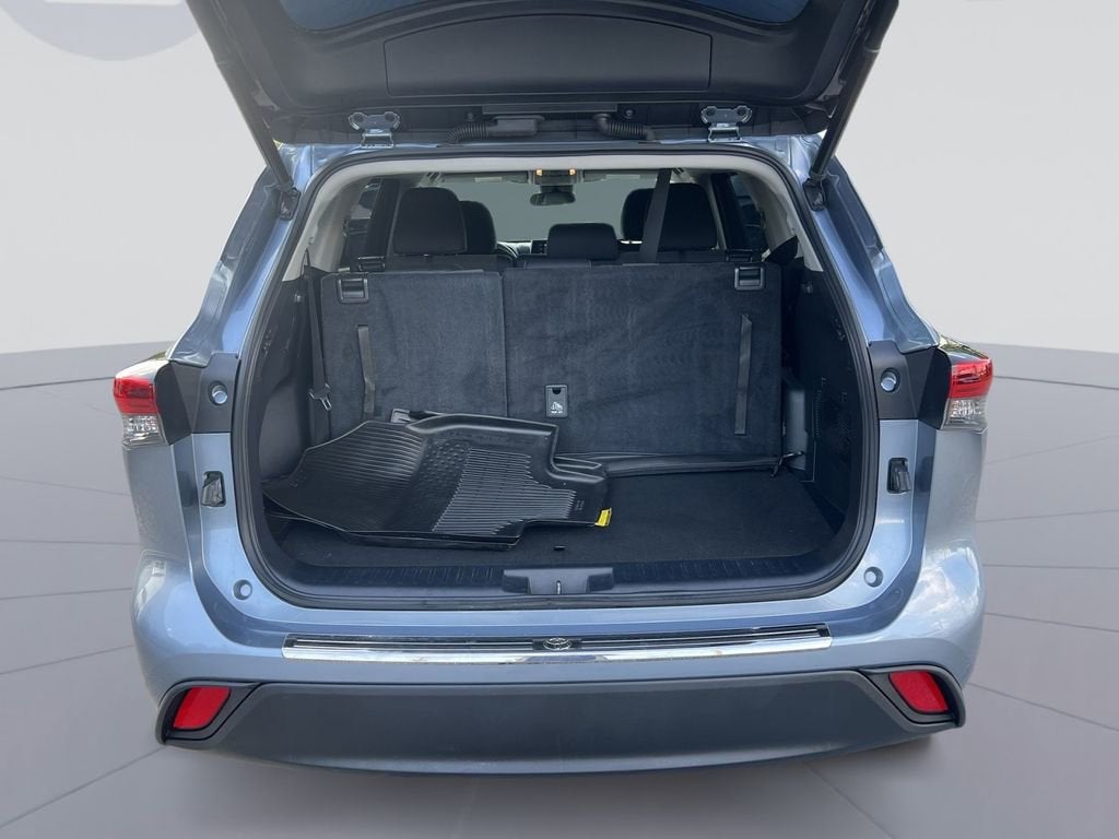 2022 Toyota Highlander LE