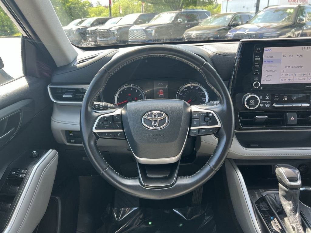 2022 Toyota Highlander LE