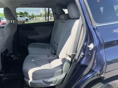 2022 Toyota Highlander LE