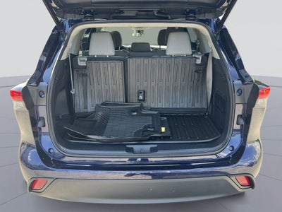 2022 Toyota Highlander LE