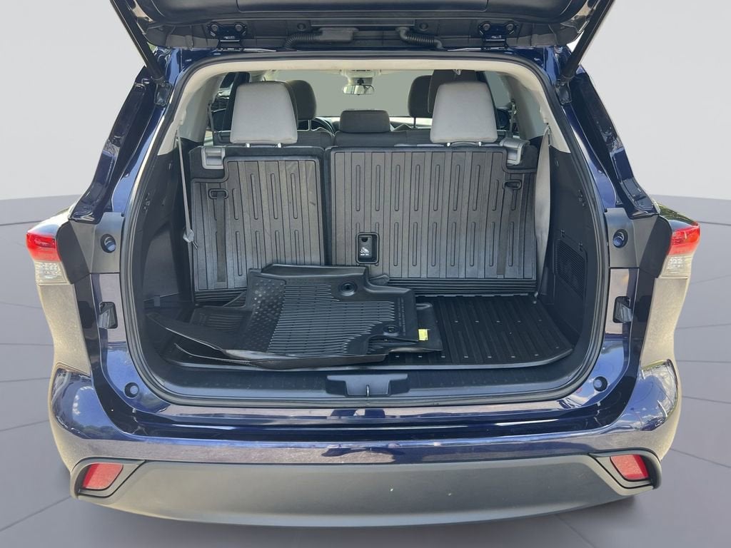 2022 Toyota Highlander LE