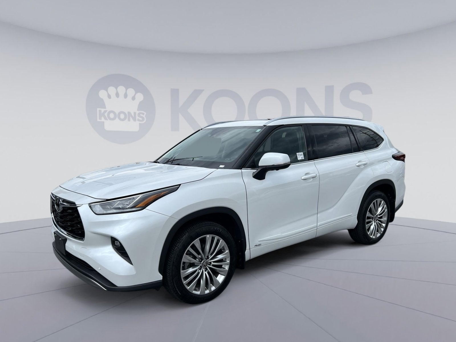 2025 Toyota Highlander Hybrid Platinum