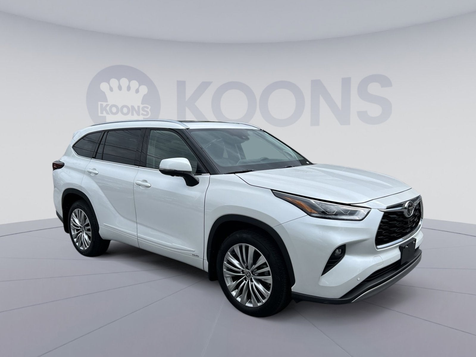2025 Toyota Highlander Hybrid Platinum