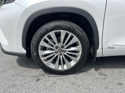 2025 Toyota Highlander Hybrid Platinum
