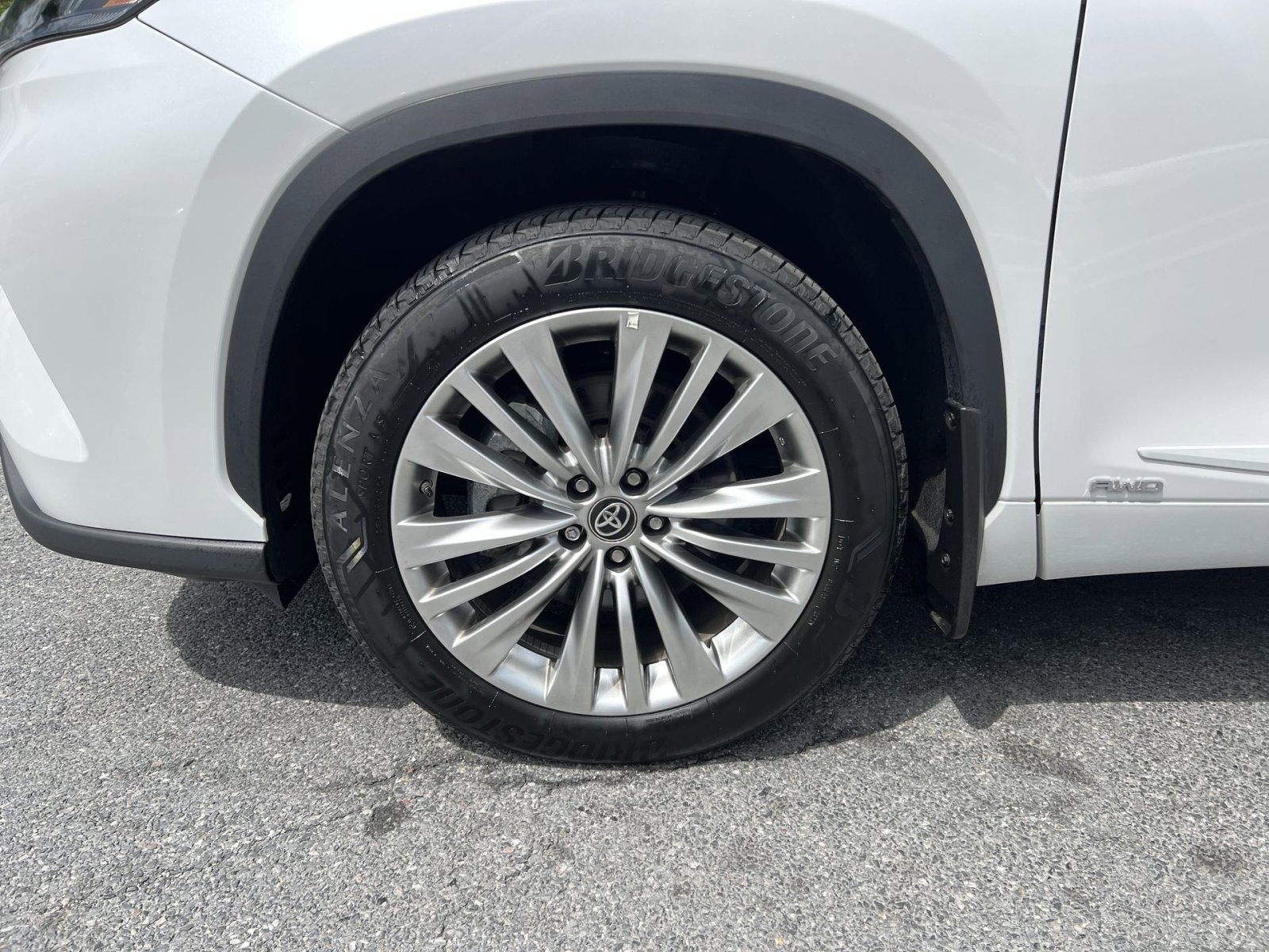 2025 Toyota Highlander Hybrid Platinum
