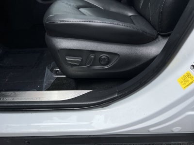 2025 Toyota Highlander Hybrid Platinum