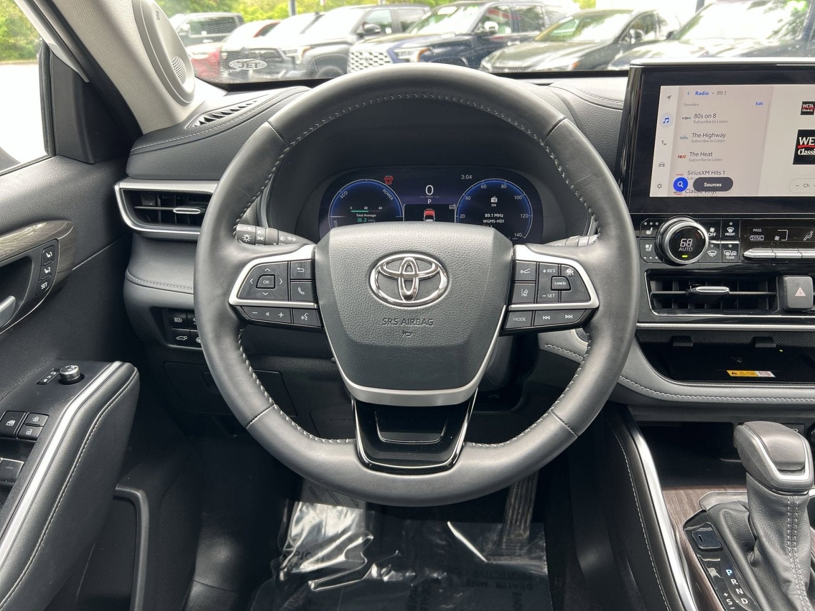 2025 Toyota Highlander Hybrid Platinum