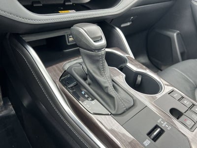 2025 Toyota Highlander Hybrid Platinum