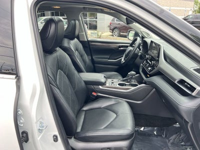 2025 Toyota Highlander Hybrid Platinum