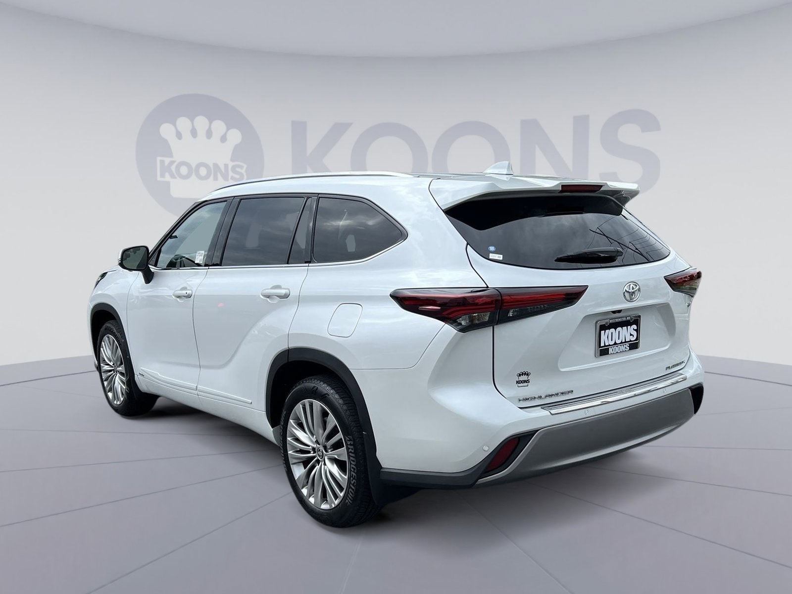 2025 Toyota Highlander Hybrid Platinum