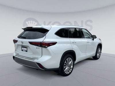 2025 Toyota Highlander Hybrid Platinum