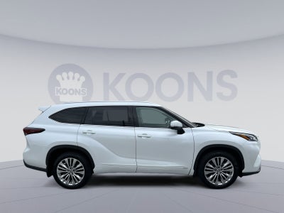 2025 Toyota Highlander Hybrid Platinum