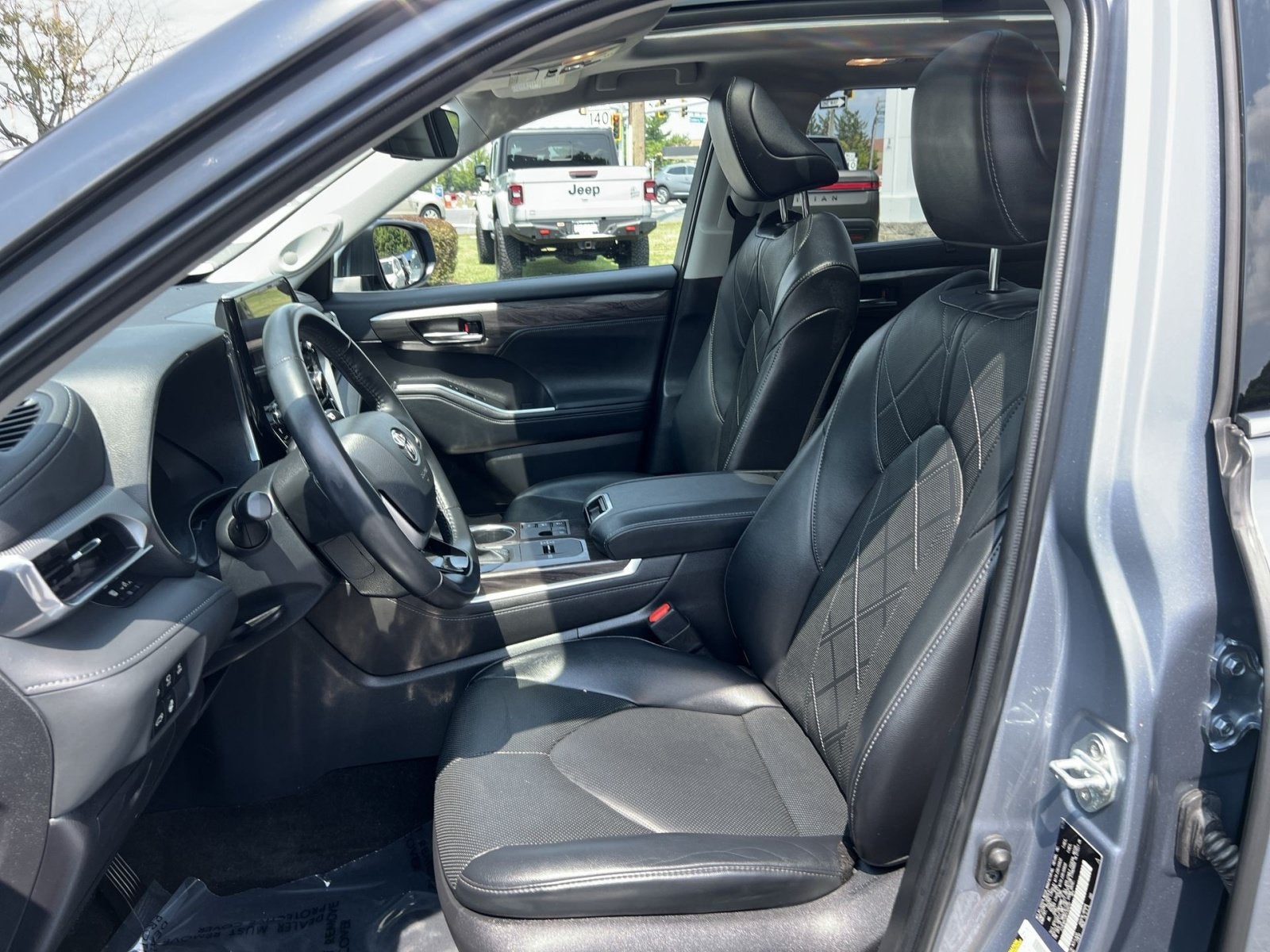 2023 Toyota Highlander Hybrid Platinum