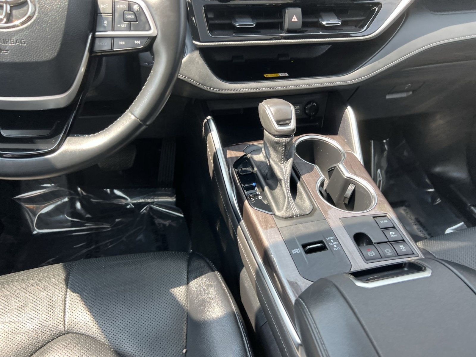 2023 Toyota Highlander Hybrid Platinum