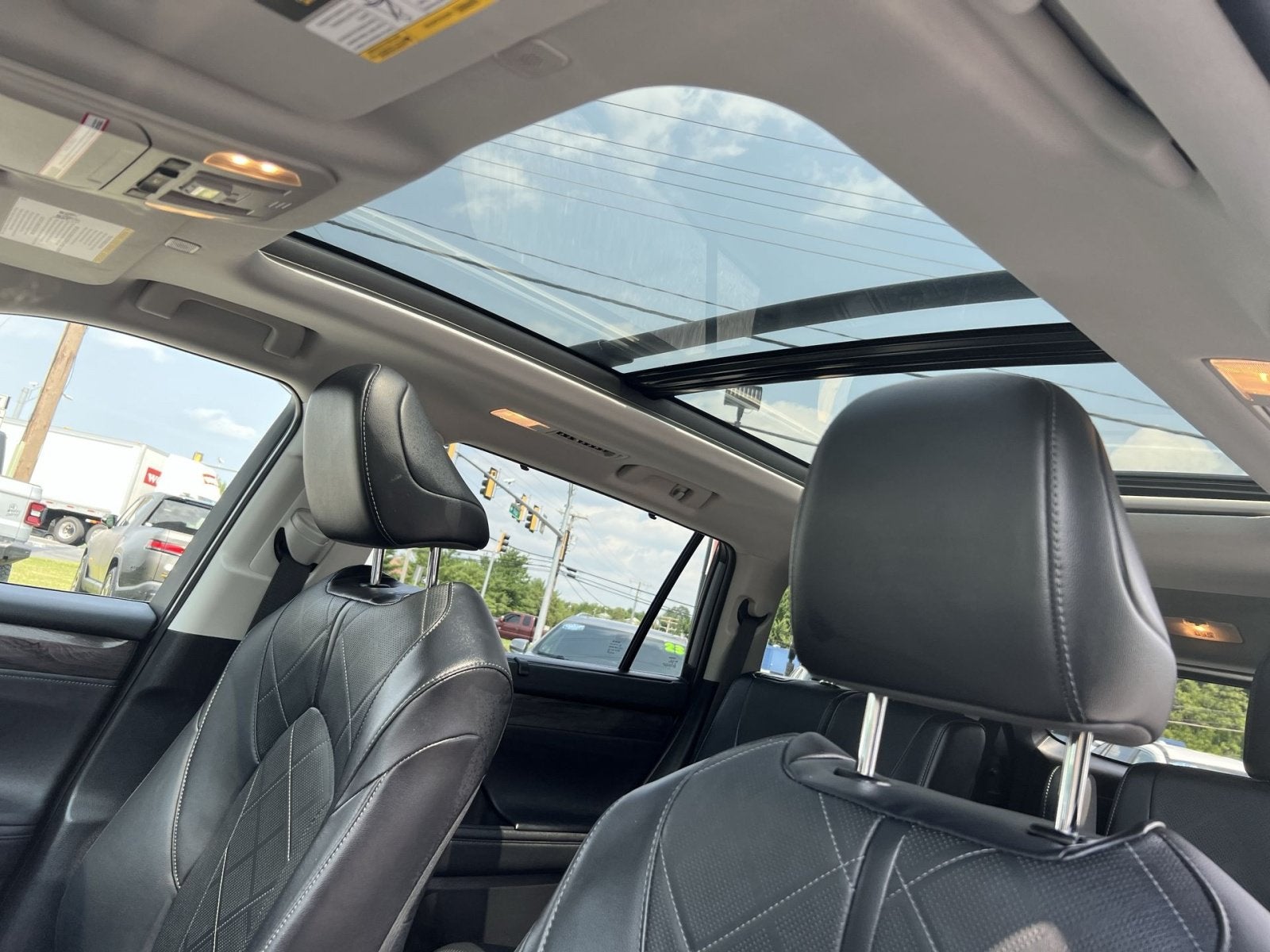 2023 Toyota Highlander Hybrid Platinum