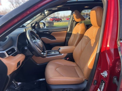 2024 Toyota Highlander Hybrid Platinum