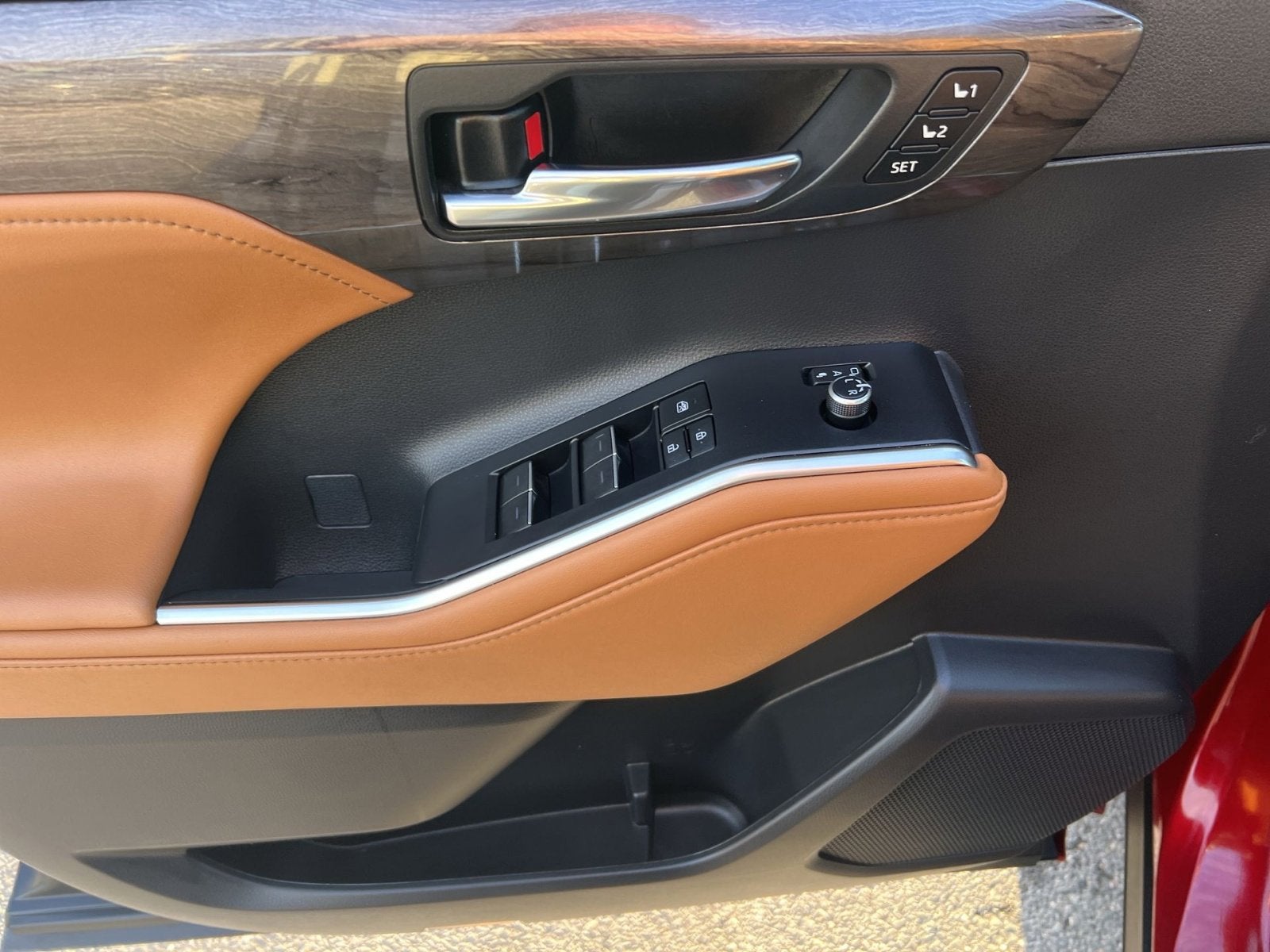 2024 Toyota Highlander Hybrid Platinum