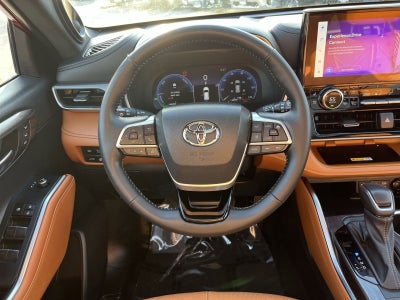 2024 Toyota Highlander Hybrid Platinum