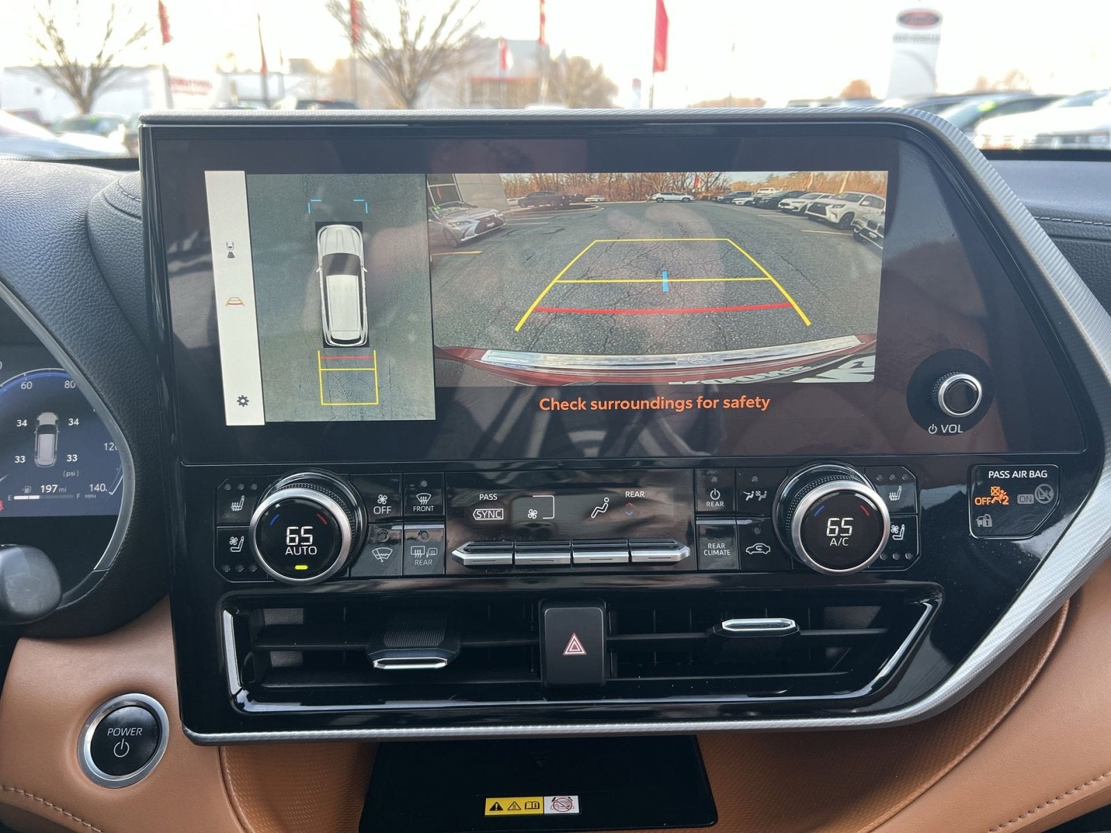 2024 Toyota Highlander Hybrid Platinum