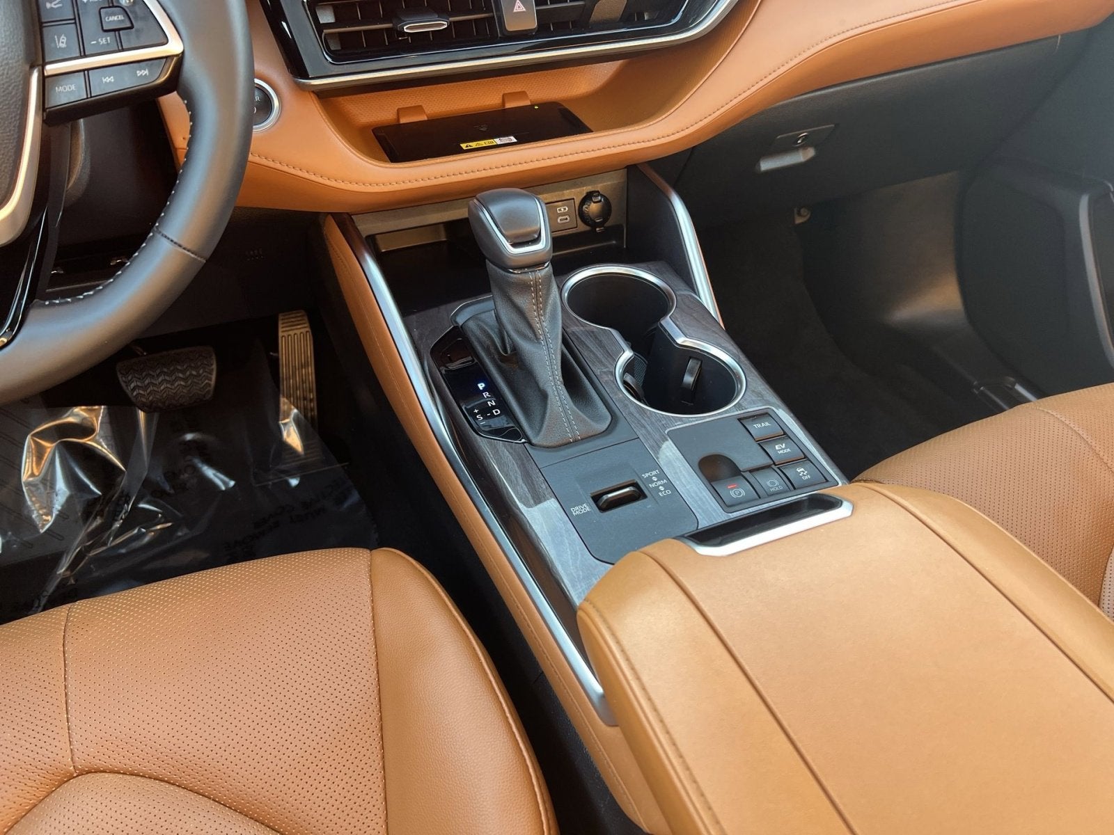 2024 Toyota Highlander Hybrid Platinum