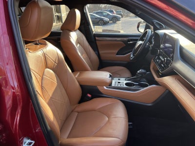 2024 Toyota Highlander Hybrid Platinum