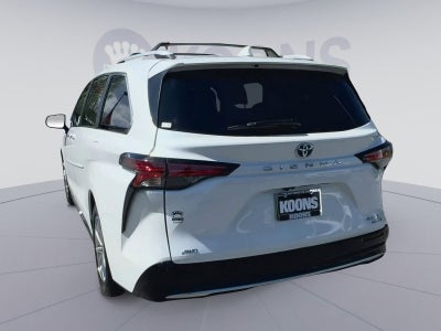 2024 Toyota Sienna Platinum
