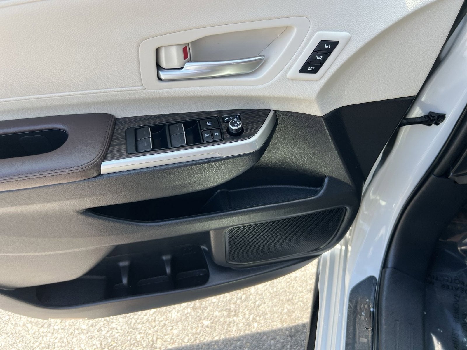 2024 Toyota Sienna Platinum