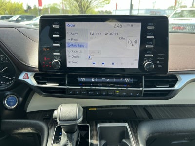 2024 Toyota Sienna Platinum