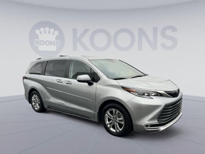 2023 Toyota Sienna Platinum