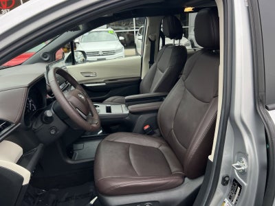 2023 Toyota Sienna Platinum