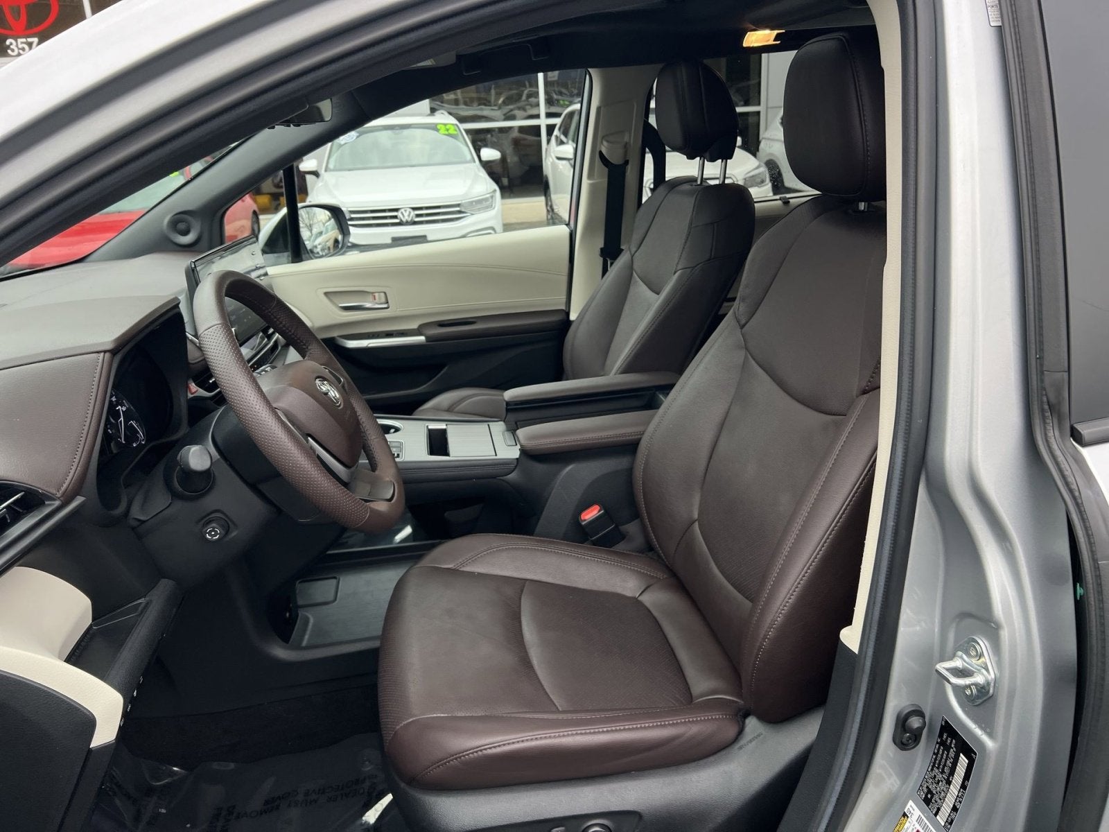 2023 Toyota Sienna Platinum