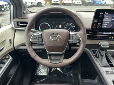 2023 Toyota Sienna Platinum