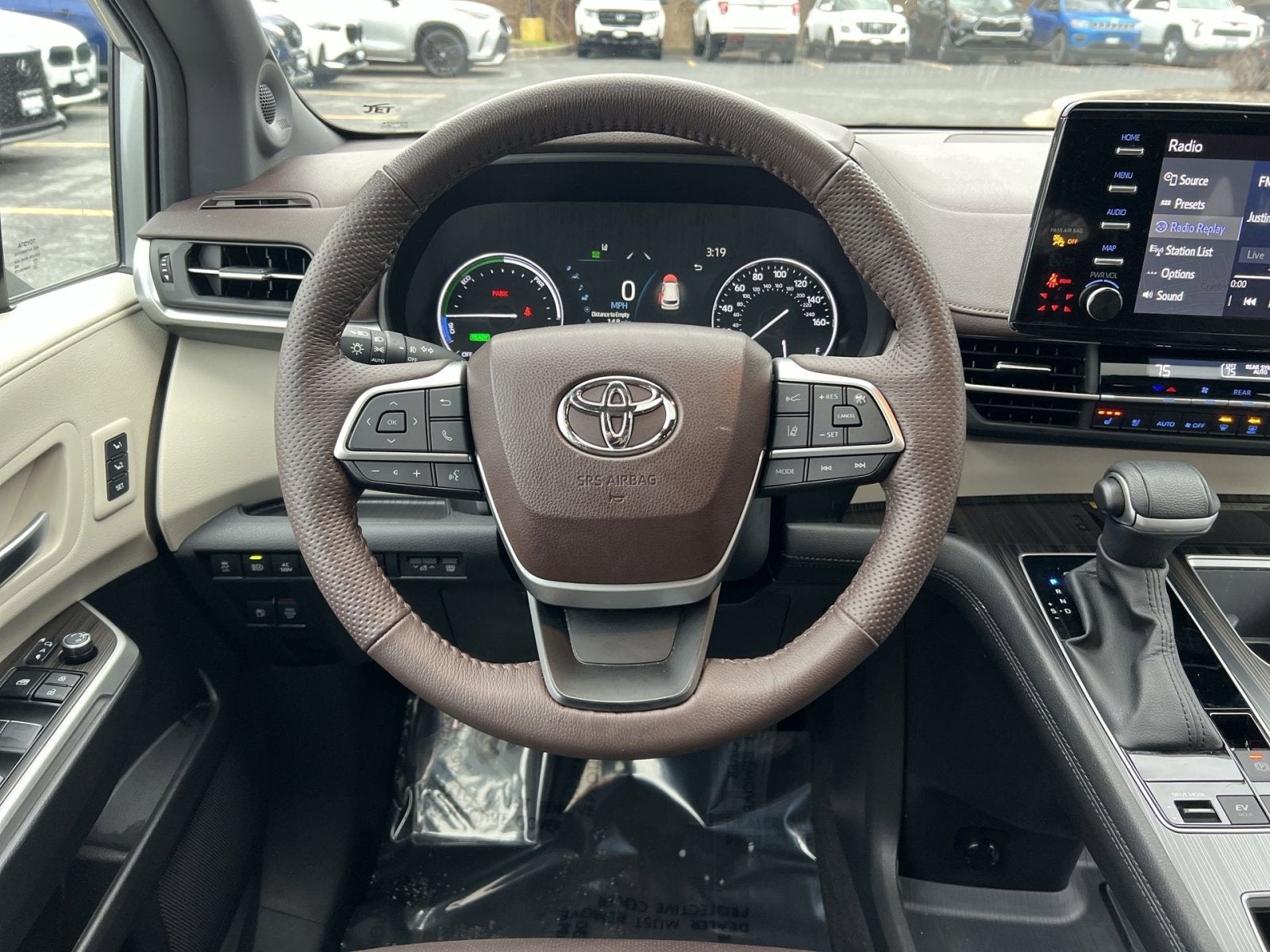 2023 Toyota Sienna Platinum