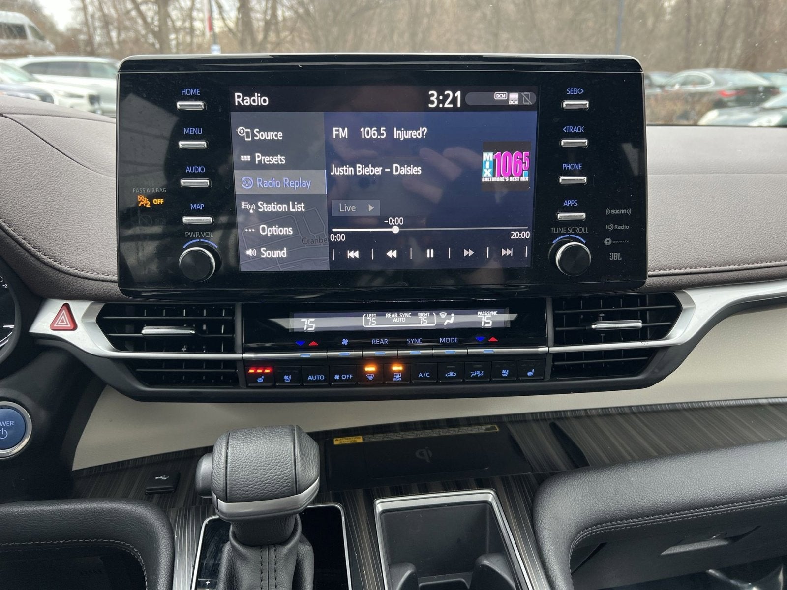 2023 Toyota Sienna Platinum