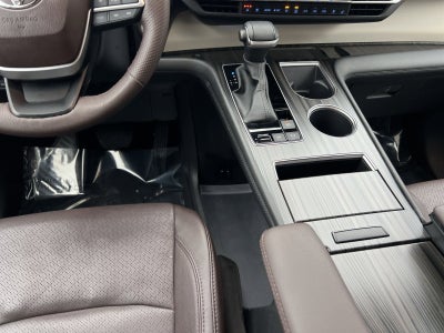 2023 Toyota Sienna Platinum