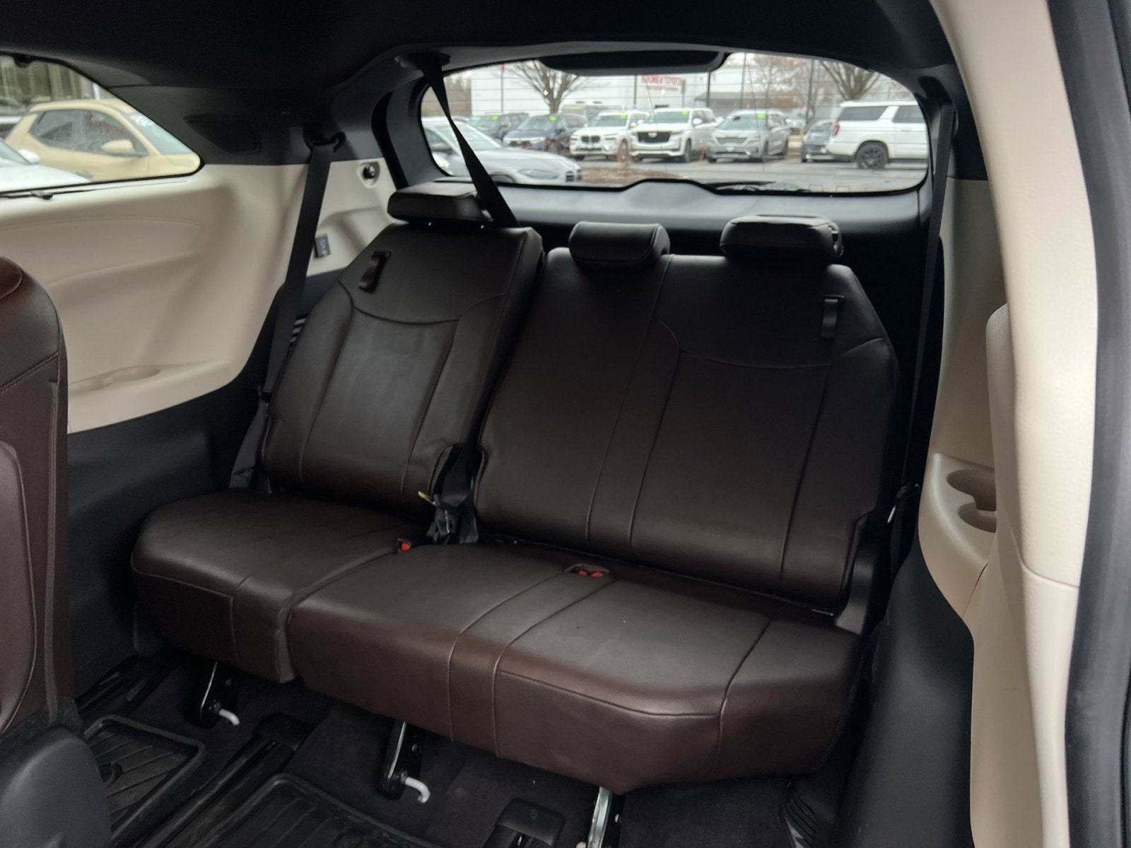 2023 Toyota Sienna Platinum