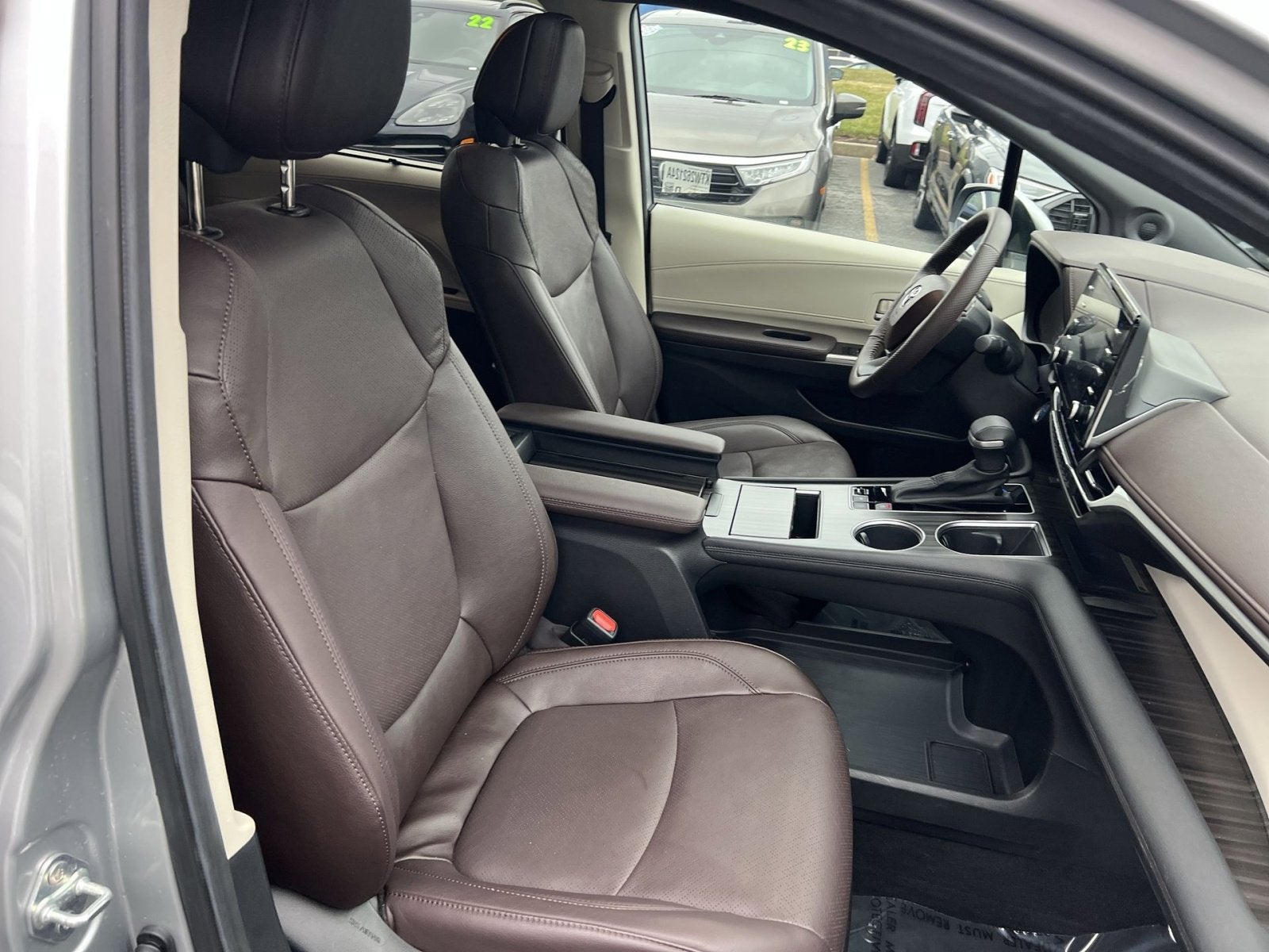 2023 Toyota Sienna Platinum