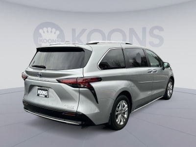 2023 Toyota Sienna Platinum