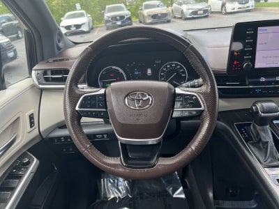 2024 Toyota Sienna Platinum